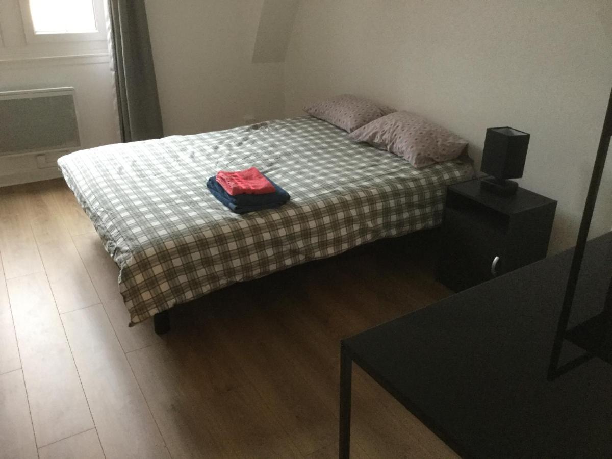 3 Chambres En Lit Double, 6 Personnes, Dans Appartement Entierement Renove, 70 M2 , Wifi,Climatisation, Tres Calme , Tout Equipe,Lit Bebe 克莱蒙费朗 外观 照片
