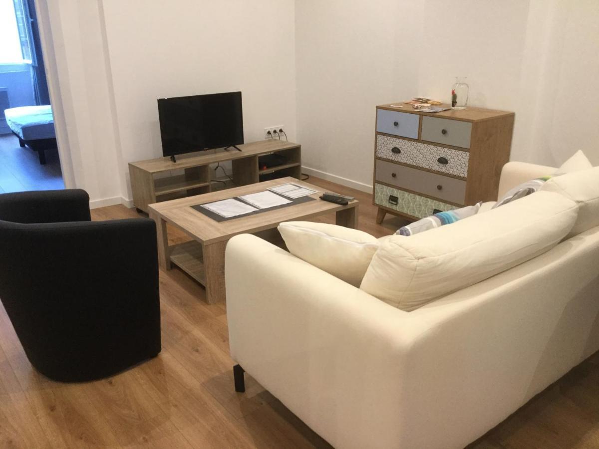 3 Chambres En Lit Double, 6 Personnes, Dans Appartement Entierement Renove, 70 M2 , Wifi,Climatisation, Tres Calme , Tout Equipe,Lit Bebe 克莱蒙费朗 外观 照片